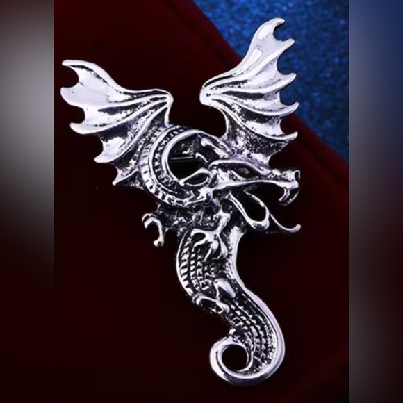🐲NEW🐲 Very Detailed Silver Tone Dragon Brooch Pin - Picture 3 of 4